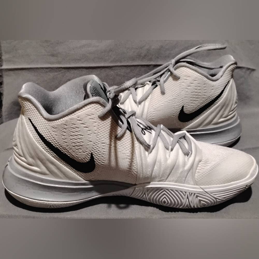 Nike - Picture 4 of 4